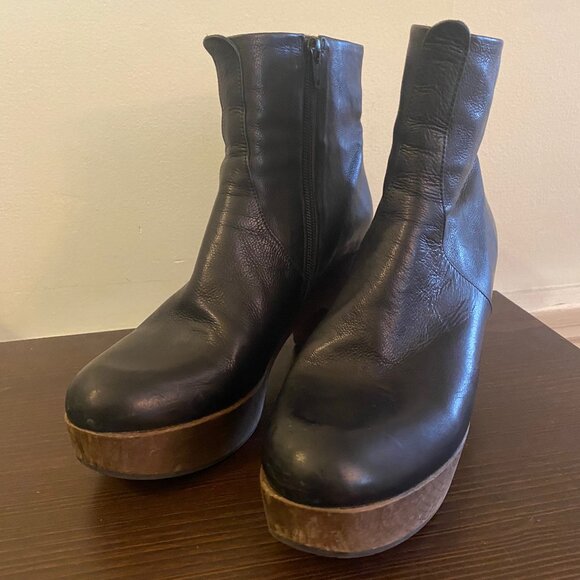 Coclico Clog Bootie - Picture 2 of 3